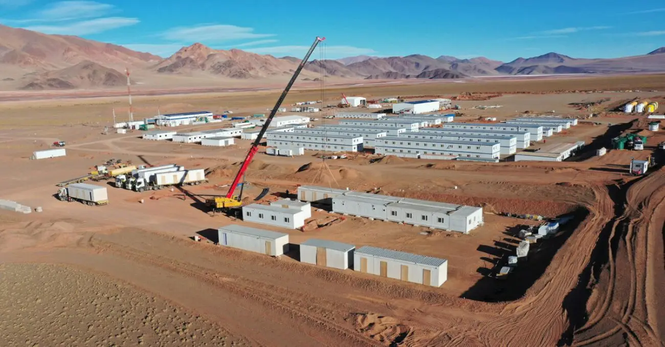 Argentina desafía liderazgo minero de Chile con impulso de Milei Argentina desafía liderazgo minero de Chile con impulso de Milei