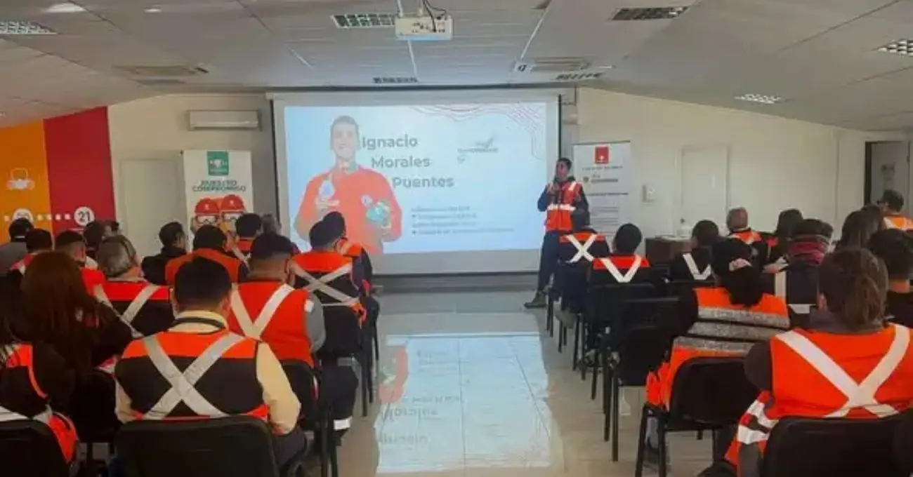 Campeón sudamericano de taekwondo realizó charla de seguridad en Codelco Salvador