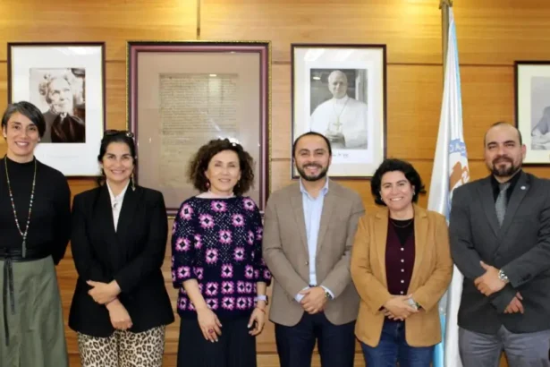 UCN y Antofagasta Minerals apuestan por colaboración para apoyar el talento local