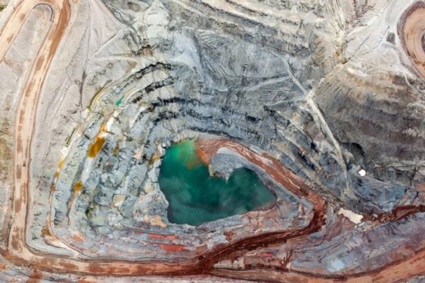 Anglo y Teck esperan aprobación de accionistas y de Canadá para su fusión, pero mantienen cautela frente a China