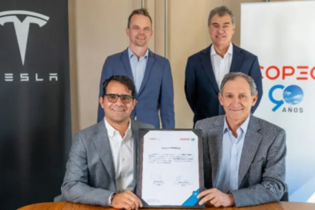 Copec Flux y Tesla concretan alianza para impulsar tecnologías BESS en Chile