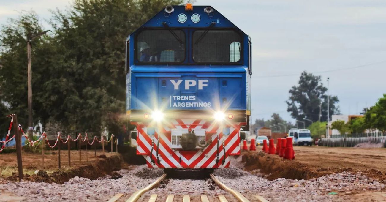 YPF anuncia proyecto de tren de pasajeros para Vaca Muerta