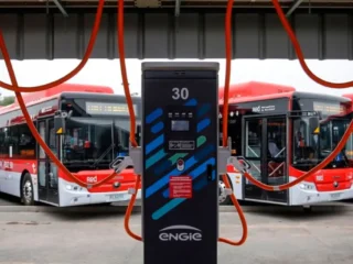 Las seis medidas clave para acelerar la electromovilidad en Chile según el Centro de Movilidad Sostenible