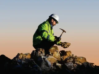 Máximo Pacheco celebra la fusión Anglo American–Teck: “Fortalece a Chile como líder del cobre”