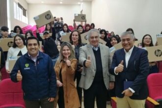 Apoyo tecnológico a estudiantes universitarios de Atacama por Minera Candelaria