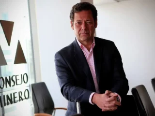 Consejo Minero califica como “tremenda buena noticia para Chile” la fusión Anglo American–Teck