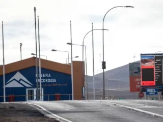 Por discapacidad visual y lo despidieron: Minera deberá pagar millonario monto