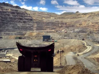 Codelco y Anglo American afinan acuerdo definitivo para operar Andina y Los Bronces en conjunto