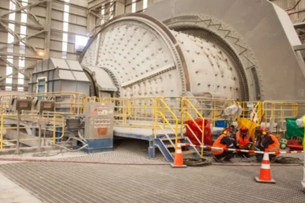 Optimización de rendimiento: molinos SAG maximizan capacidad de procesamiento