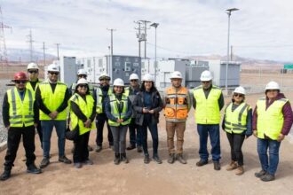 Vecinos y autoridades de Diego de Almagro visitan nuevo proyecto de baterías BESS de Colbún
