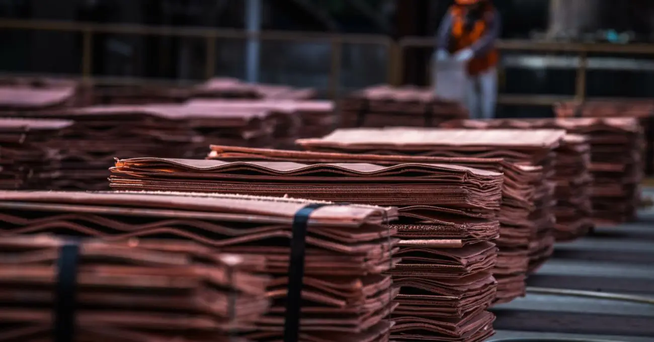 Alza histórica del cobre por crisis global en la producción y escasez Alza histórica del cobre por crisis global en la producción y escasez