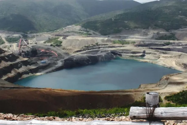 El orificio de expansión Gaspé de Osisko Metals se cruza con 133,7 metros con un promedio de 1,04% Cu