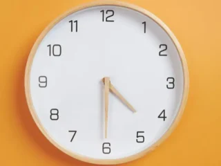 Cambio de hora: Revisa si debes adelantar o atrasar tu reloj