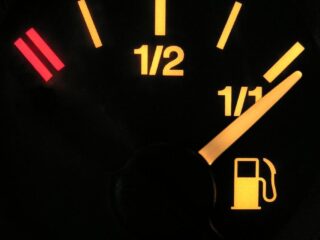 Descuentos y convenios para pagar menos combustible en Chile (Copec, Aramco y Shell)