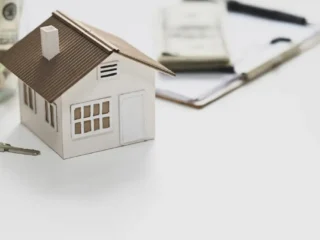 ¿Eres adulto mayor y tienes propiedades? Conoce cómo puedes acceder a la rebaja de contribuciones