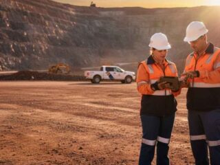 Postula a Codelco: empleos en minería con ingresos sobre $1.5 millones