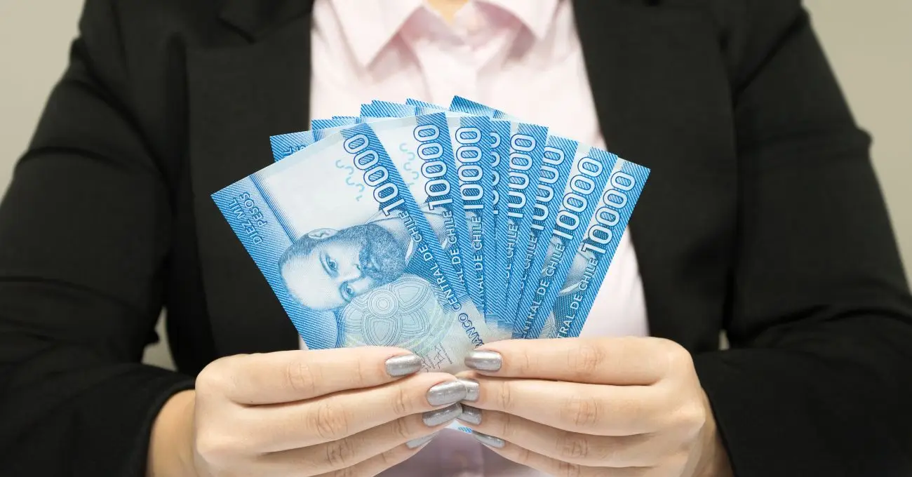 Bono por Logro Escolar: Estudiantes recibirán hasta $82 mil este viernes sin postular Bono por Logro Escolar: Estudiantes recibirán hasta $82 mil este viernes sin postular