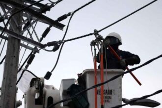 Enel anuncia corte de luz en 10 comunas de Santiago este viernes 12
