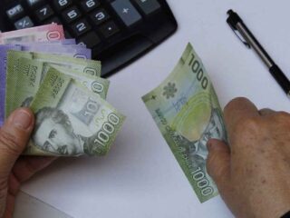 Adultos mayores puedes recibir hasta $220 mil si están casados: Estos son los requisitos