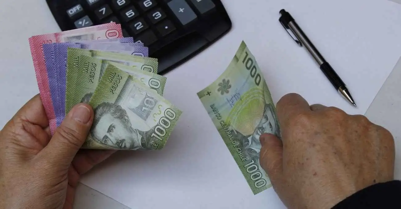 Adultos mayores puedes recibir hasta $220 mil si están casados: Estos son los requisitos