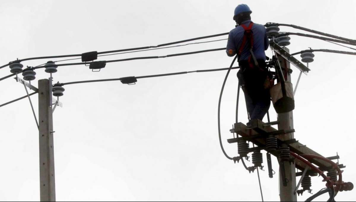 Nueve comunas de la región Metropolitana sufrirán corte de luz este fin de semana