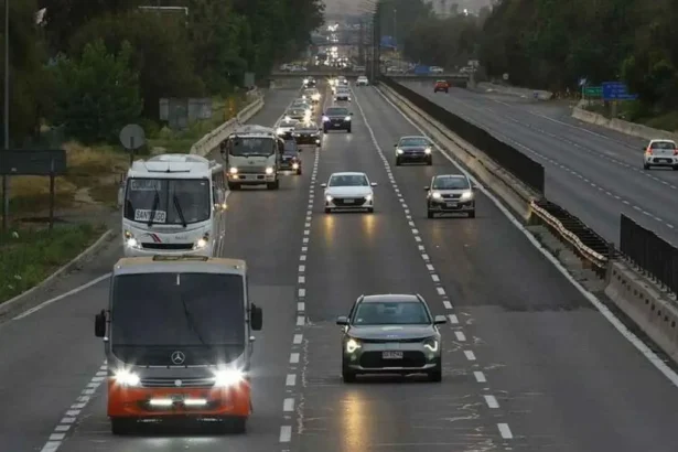 ¿Sales de Santiago por Fiestas Patrias? Conoce los días y horarios del peaje a luca