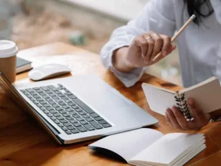 Hay sueldos de hasta $6,3 millones: Estos cargos en el Estado no piden experiencia laboral