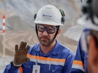 Oportunidad laboral: Anglo American busca Jefes y Supervisores para faenas en Valparaíso y Santiago