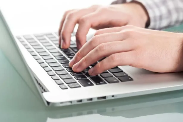 ¿Buscas trabajo como digitador? Conoce algunas de las ofertas laborales disponibles