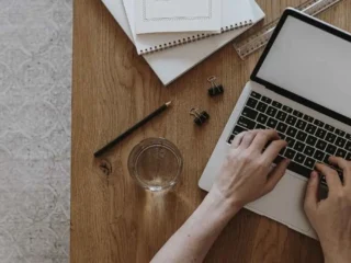 Trabajar en el Cyber Monday: Conoce los sueldos de las ofertas laborales que hay para el evento de descuentos online