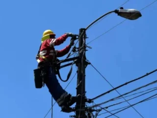 Enel anuncia cortes de luz para ocho comunas de Santiago este sábado 27 de septiembre