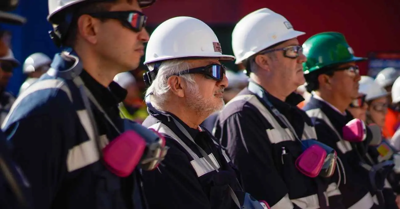 Codelco abre nuevas vacantes para expertos en minería en Atacama y Región Metropolitana