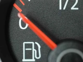 Descuentos y promociones en bencinas y combustibles: Copec, Aramco y Shell en Chile