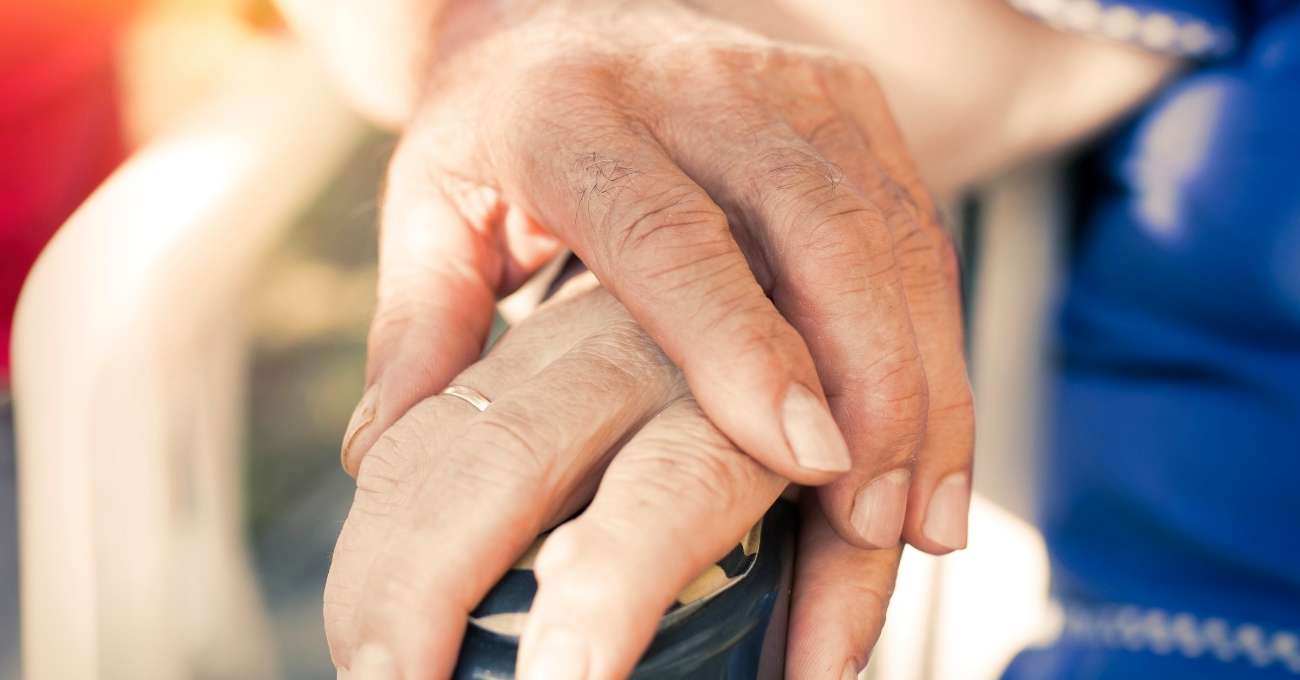 Aprueban ley que extiende vigencia de cédulas de identidad para adultos mayores: durarán hasta 20 años
