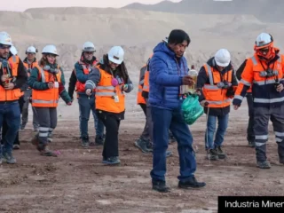 Renovación de compromiso con la Madre Tierra en Radomiro Tomic
