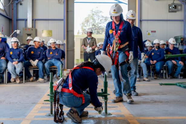 Jóvenes del Liceo de Pica se vinculan con empresas de la industria local y Collahuasi a través de innovador plan de prácticas
