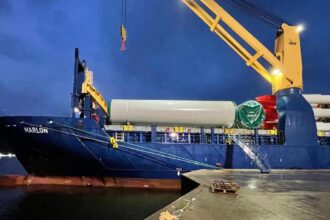 Aerogeneradores arriban a Emporcha para proyecto eólico Alto Baguales