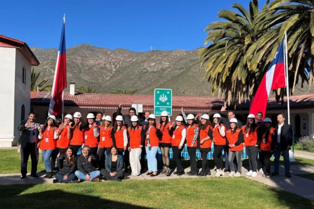 Programa “Creciendo Juntas” de Veltis inicia una nueva edición en Salamanca para potenciar el talento femenino en la minería de la Región de Coquimbo