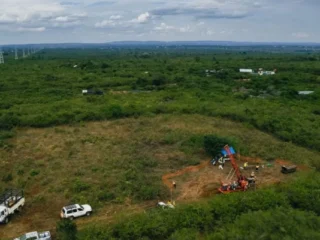 Lake Victoria Gold acelera la perforación en el Área C de Imwelo con la movilización de la segunda plataforma