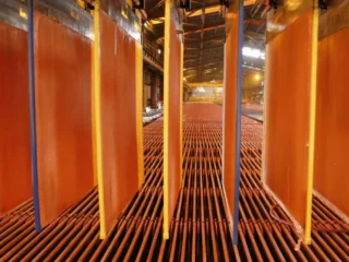 Cobre en pausa: un cuarto de la oferta mundial está paralizada por desafíos ESG y falta de licencias sociales