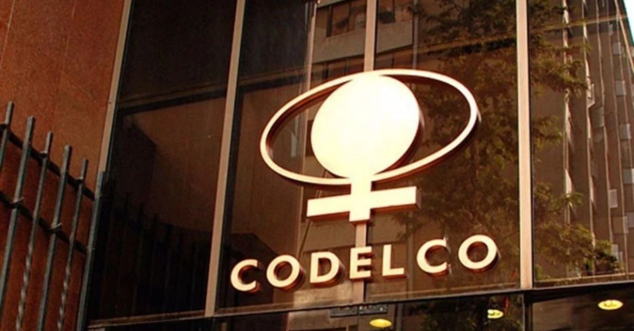 Fiscalía allana oficinas de Codelco y Sernageomin por investigación del derrumbe en El Teniente Fiscalía allana oficinas de Codelco y Sernageomin por investigación del derrumbe en El Teniente