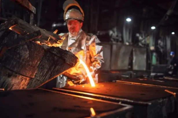 INE: Producción Industrial cae un 1,9% en agosto, con fuerte descenso en minería