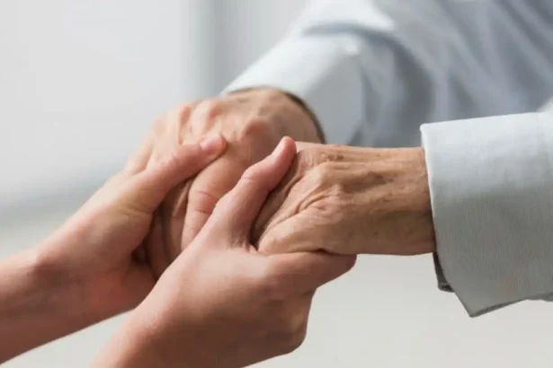 Beneficios para personas cuidadoras: ¿Cómo recibirlos y cuáles son?