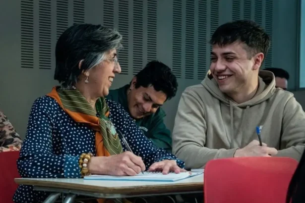 Becas de carreras técnicas para adultos mayores con hasta 100% de gratuidad: Conoce los requisitos