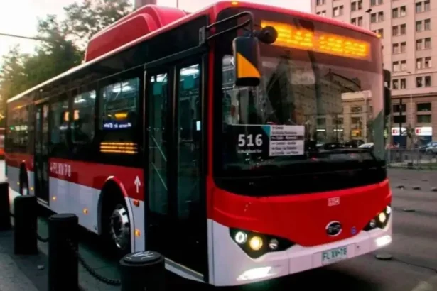 Feria laboral en La Florida ofrecerá 170 cupos para mujeres conductoras de la Red Movilidad