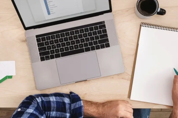 Lanzan cursos gratuitos de IA para mipymes y funcionarios públicos: Cuáles son y cómo participar