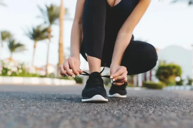 Marcas tienen "oulets" online para comprar zapatillas hasta 60% más baratas: Así puedes acceder