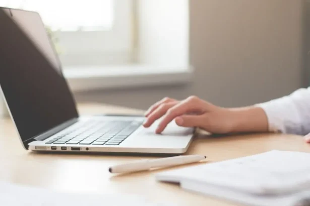 Más de 15 empresas ofrecerán puestos de trabajo en Santiago: Así puedes postular a la Feria Laboral "Voy por Más"