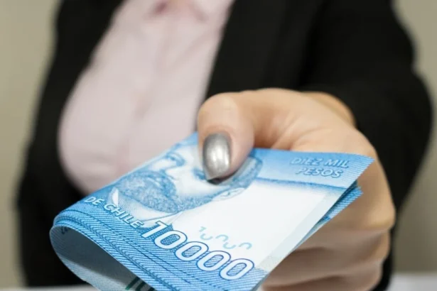 Cómo retirar el dinero acumulado en la AFC si quedaste sin trabajo