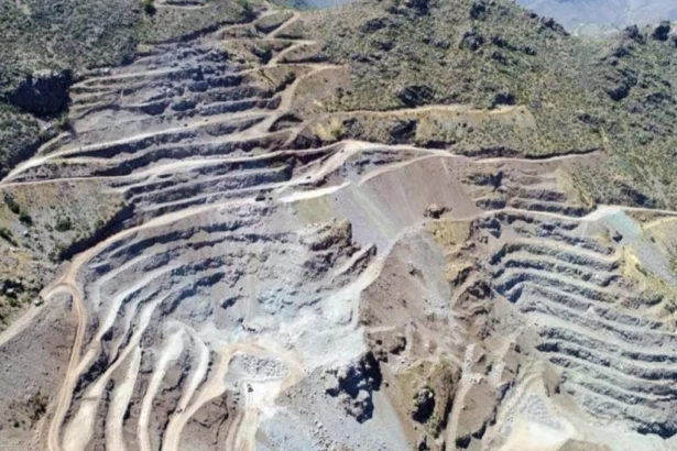 Cevdet Caner y Minera Tres Valles: Polémica adquisición desata batalla legal